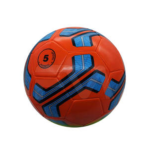 Ballon de football en cuir de qualité supérieure, durable, fabriqué au Pakistan, cousu à la machine, en vente en ligne - Product Image 5