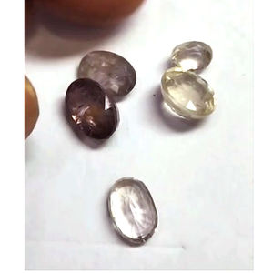 Lote de 3 esmeraldas verdes naturales facetadas en forma de pera de 15.8 quilates y 5 espinelas naturales facetadas ovaladas de 9.7 quilates - Anuncio reservado - Product Image 2