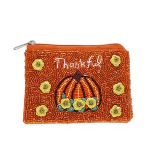Pochette à monnaie perlée colorée tendance, faite à la main, avec fermeture sécurisée - Product Image 2