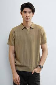 Fit Profile: Athletic Slim Fit with contoured side seams and ribbed <b>cuffs</b> that provide a secure, flattering grip on the <b>arms</b>. - Product Image 2