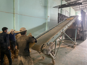 UNA CLASE DE ALIMENTOS PARA POLLOS Y AVES DE CORRAL DE VIETNAM-UNA CLASE DE COMIDA DE SOJA PARA MATERIALES - Product Image 6