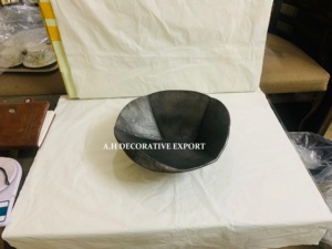 Cuenco Decorativo Rústico de Metal Forjado a Mano, Cuenco Artesanal Facetado en Gris Pizarra, Escultura Metálica Abstracta de Lujo para Mesa - Product Image 2