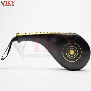 Cibles de frappe de boxe en cuir PU, légères, durables, personnalisées, couleur contrastée noir et or, pour l'entraînement - Product Image 1