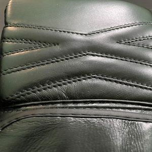 ถุงมือชกมวยไทย MMA หนังแท้ ปักโลโก้ได้ ระบายอากาศดี ปิดแบบรัดข้อมือ - Product Image 6