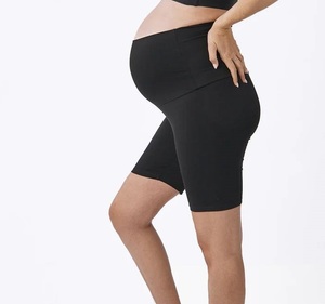 Short de maternité compressif taille haute noir, respirant, en Spandex et Nylon, effet push-up, pour la grossesse, style cycliste, personnalisable, faible MOQ - Product Image 2