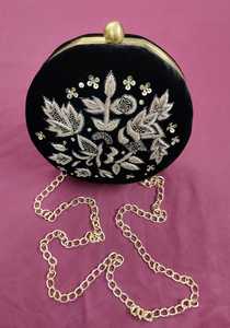 Women Embroidered Metal <b>Frame</b> Clutch Purse Floral Design Evening Handbag Party Wedding Chain Strap Fashion Box Bag - Product Image 4