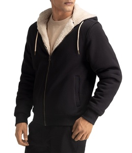 Sudadera Ligera con Capucha, Tejido Transpirable y Ajuste Cómodo - Product Image 5