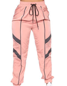 Ensemble 2 pièces personnalisé avec logo pour femme : Veste coupe-vent à capuche et short de jogging, avec pompons, 100 % coton, imperméable et respirant, idéal pour l'hiver - Product Image 4