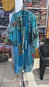 Kimono Acolchado Kantha de Seda con Estampado Floral Vintage, Hecho a Mano con Parches, Manga Larga, Cierre con Cordón, Cárdigan 100% Algodón - Product Image 6