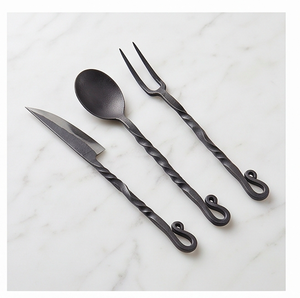 Juego de cubiertos metálicos vintage con mangos retorcidos, acabado mate, cubertería rústica duradera para bodas y cenas. - Product Image 3