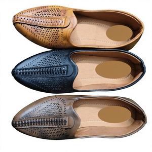 Hecho EN LA India Artesanías de cuero Zapatos tradicionales Precios baratos Zapatos de hombre de estilo rural de moda Precios al por mayor - Product Image 2