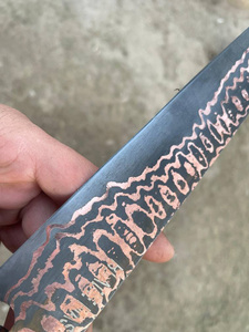 Cuchillo de Alta Calidad para Cortar Jamón y Pechuga de Res, de Acero de Damasco y Cobre, para Camping y Caza, con Mango de Resina Deslumbrante y Hoja Afilada - Product Image 5