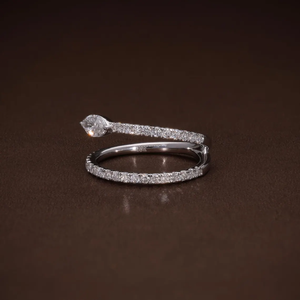 Anillo con Diamantes Creados en Laboratorio, Corte Marquesa y Redondo, Diseño Minimalista, Anillo con Diamantes Certificados, Oro de 18K y Platino, Joyería Fina Elegante - Product Image 4