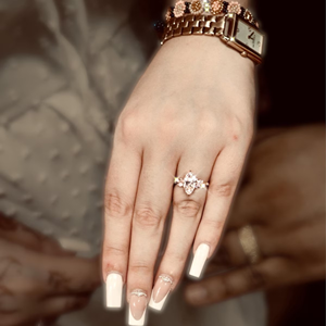 Bague de fiançailles et de mariage de luxe en or jaune 14 carats avec diamant de laboratoire ovale certifié IGI, 2,25 carats, cadeau de fête, bijoux Global Gems - Product Image 5