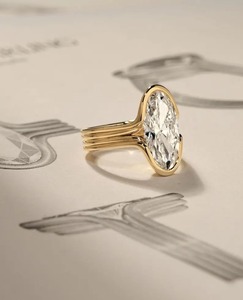 Bague solitaire en or avec diamant de laboratoire de taille Moval (hybride marquise-ovale) pour femme, idéale pour fiançailles et mariage, certifiée IGI - Product Image 4