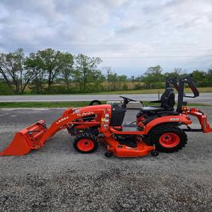Compre el Mini Tractor Kubota BX2680 4X4 Diésel con Caja de Cambios de Bomba Avanzada, Equipo Agrícola de Primera Calidad, Construcción Robusta, Venta al Por Mayor - Product Image 4