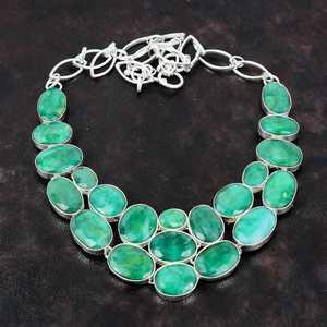 Collar de Esmeralda Hecho a Mano en Plata de Ley 925, Joyería Nupcial Elegante con Colgante de Piedras Preciosas, Regalo para Mujer - Product Image 6