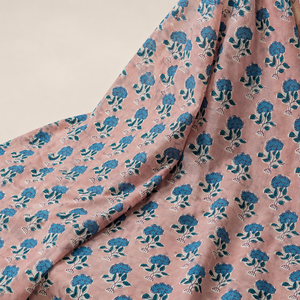 Tela de Algodón Estampada a Mano con Diseño Floral Buta en Rosa Melocotón y Azul, Suave y Transpirable, para Confección de Kurta y Decoración del Hogar - Product Image 4