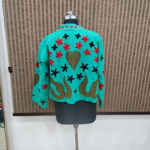 Blazer de Mujer Hastkala con Cuello Mandarín y Bordado Floral a Mano, 100% Algodón, Manga Tres Cuartos, Estilo Otoñal, Corto - Product Image 3