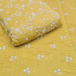 Tissu combiné en soie pure Mul Chanderi indienne de qualité supérieure, brodé, pour collection de vêtements traditionnels, disponible à bon prix - Product Image 1