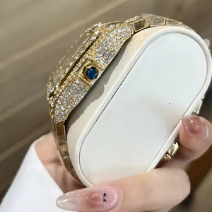 Reloj de Cuarzo Moissanite con Acabado Elegante y Estilo Moderno para Hombre, Champagne Frost Luxury - Product Image 5