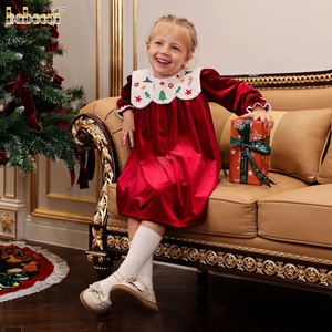 Vestido Mini de Terciopelo Rojo para Niñas, 100% Algodón Ecológico, Bordado Floral con Pétalos en el Escote, ODM OEM al por Mayor, Estilo Smocked - Product Image 2