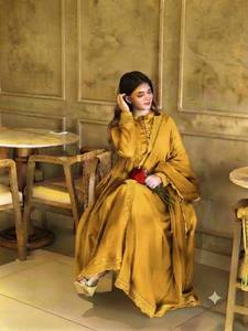Robe Anarkali longue en rayonne jaune pour femme, coupe ample, tenue traditionnelle indienne et pakistanaise pour mariage, toutes saisons - Product Image 2