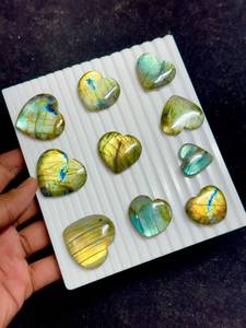 Cabujón de Labradorita en Forma de Corazón con Cambio de Color, Piedra Suelta con Reverso Plano para Joyería - Product Image 2