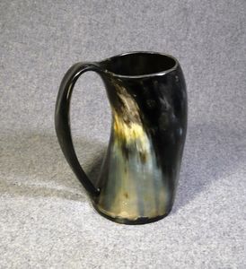 Taza de Regalo Empresarial Hecha a Mano con Grabado de Estilo Amoroso en Cuerno de Búfalo - Product Image 4