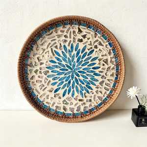 Bandeja Decorativa de Mimbre Estilo Bohemio con Nácar, Hecha a Mano, Acabado Lacado, Bandeja de Almacenamiento Tejida, Apta para Lavavajillas - Product Image 3
