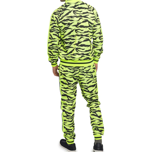 Chándal deportivo sublimado 100% algodón transpirable con estampado completo. - Product Image 6