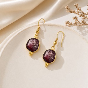 ต่างหูห่วงประดับพลอยโกเมนดิบธรรมชาติ ชุบทอง 18k แบบมินิมอล สำหรับทุกเพศ - Product Image 1