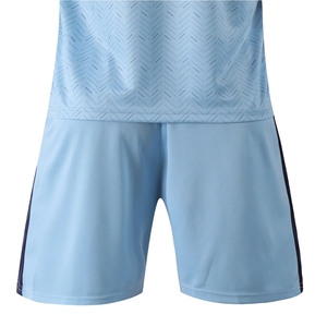 Nouvel Arrivage Ensemble de Maillot de Foot Homme Bleu Clair en Polyester avec Impression par Sublimation, Respirant, Col en V, Manches Courtes, Bordure Bleu Marine - Product Image 4