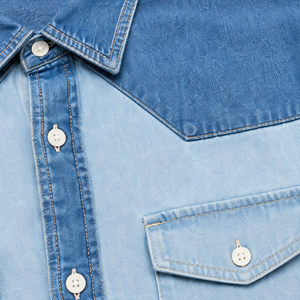 Camisa de Mezclilla Bicolor para Hombre, con Paneles en Contraste, Manga Larga, Estilo Casual Urbano, 100% Algodón, Ecológica, Antiarrugas, Personalizable - Product Image 3