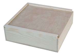 Caja de madera estilo medieval disponible en 2026 para joyas o juguetes infantiles con tapa deslizante superior. Fabricado por M.I.G. EXPORTACIONES. - Product Image 6