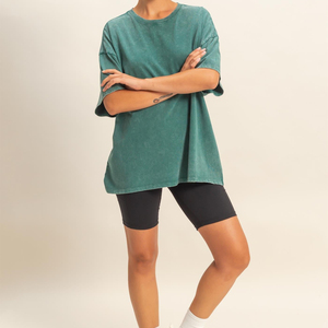 Camisetas de mujer con estampado personalizado, estilo urbano, oversize, de tela gruesa, con hombros caídos, color verde. - Product Image 1
