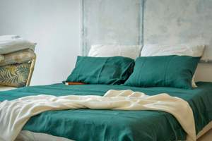 Parure de lit en coton délavé avec 2 taies d'oreiller, 3 pièces, pour lits doubles, queen et king size, brodée main, douce et confortable - Product Image 2