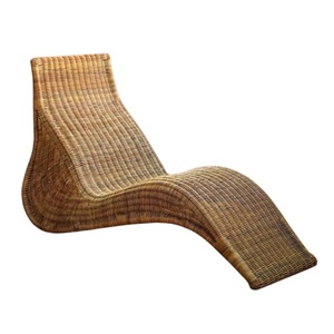 เก้าอี้อาบแดดทำจากไม้และหวายแบบพรีเมี่ยมพร้อมเบาะรองนั่งกลางแจ้งทันสมัยเก้าอี้อาบแดดชายหาดเก้าอี้หวาย - Product Image 1