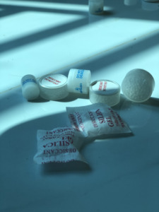 Perles de gel de silice réutilisables non toxiques Absorbeur d'humidité à expédition rapide Déshydratant en vrac d'un fournisseur fiable pour bouteilles - Product Image 2