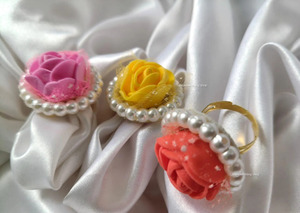 Anillo de Metal con Perlas y Flor de Espuma en Forma de Rosa, Elegante, Moderno y Clásico, Recién Llegado - Product Image 5