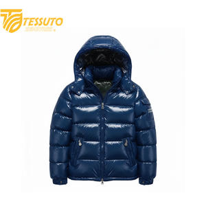 Veste matelassée noire brillante avec capuche et logo personnalisé – Manteau d'hiver en duvet pour homme – Fabricant en gros OEM - Product Image 5