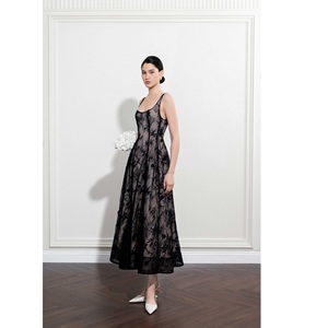 Vestidos de Noche Ecológicos de Lujo con Soporte ODM, Vestido Largo MIREILLE Corte A, Vestidos Midi Casuales y Elegantes para Mujer en Blanco - Product Image 3