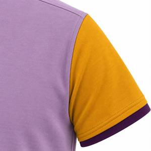 Camiseta Signature para hombre con cuello en V y mangas en contraste dorado, ropa personalizada, corte regular, poliéster transpirable de punto - Product Image 5