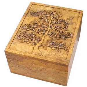 Coffre au trésor en bois de style antique avec couvercle en dôme, orné de métal gaufré et de ferrures en laiton florales, boîte de rangement pour bijoux et souvenirs - Product Image 2