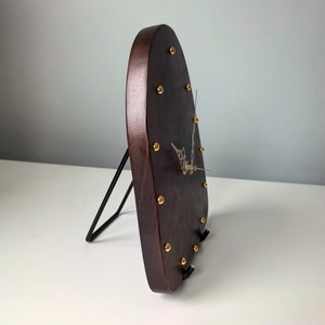 1. Reloj de Mesa de Madera Único para Minoristas y Compradores Mayoristas - Product Image 1