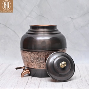 Distributeur de boissons en cuivre antique avec robinet |   Pot à eau en cuivre indien fait à la main |   Articles de décoration pour la maison et verrerie - Product Image 1