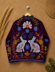 Chaqueta de Mujer con Motivos de Conejitos, Bordado Floral Intrincado, Inspirada en el Arte Folclórico, Elegancia Bohemia, Blazer de Invierno, Abrigo Boho para Dama - Product Image 3