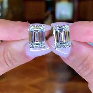 Pendientes de Diamantes Cultivados en Laboratorio con Corte Esmeralda, Oro Blanco de 14K, Forma Rectangular Clásica, Regalo de Aniversario para Ella, Joyería Fina Personalizada - Product Image 2