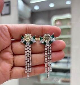 Boucles d'oreilles pendantes tendance en laiton plaqué argent de haute qualité avec zircon, pour femme, idéales pour mariage et soirée, style mode - Product Image 2
