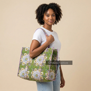 กระเป๋าโท้ทลายดอกพิมพ์ลายบล็อกอินเดียแบบควิลท์สำหรับผู้หญิง ขนาดใหญ่ เป็นมิตรกับสิ่งแวดล้อม เหมาะสำหรับฤดูร้อน ฤดูใบไม้ร่วง ฤดูหนาว ขายส่ง รับผลิตตามสั่ง - Product Image 3